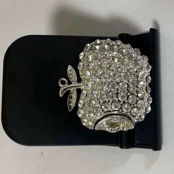 Apple rhinestone 32GB USB Flash drive. - Picture 2 of 3